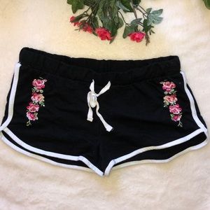 Sweet and sexy short shorts, w/ embroidered roses.